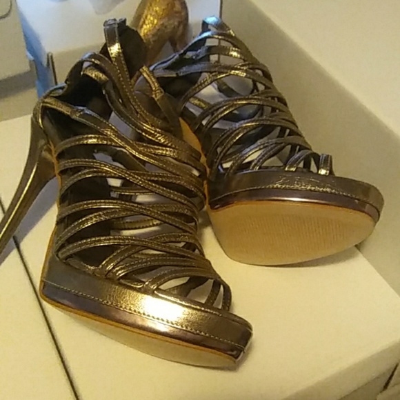 Shoes - Picture 3 of 4